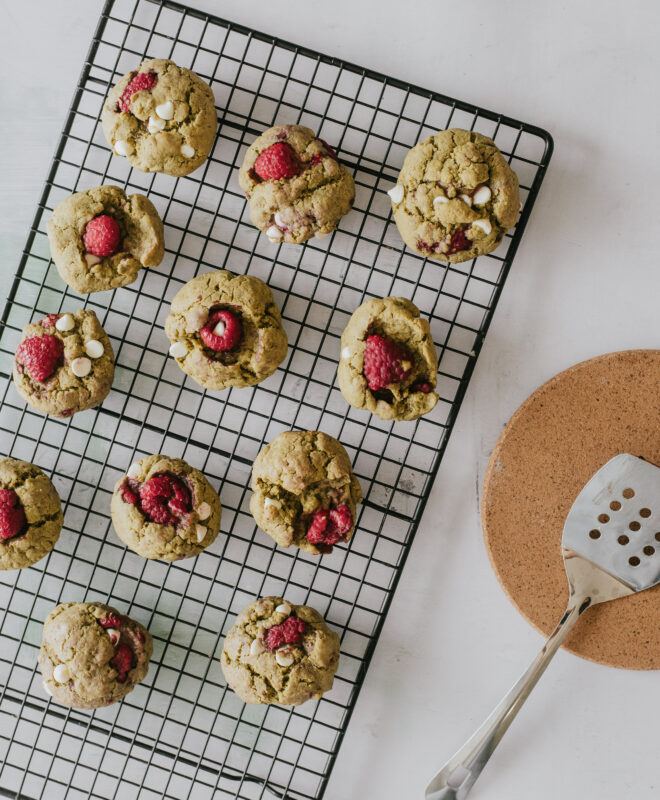 Pistachio and raspberry cookies